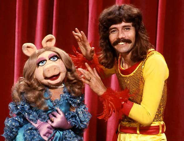 Doug Henning with Miss Piggy on The Muppet Show