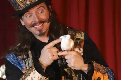 Michael Stroud (Majinga), Bay Area family magician and student of Wayne Raeke